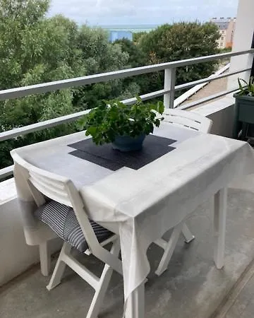 Apartment Appart A 5min A Pied De La - Avec Parking *